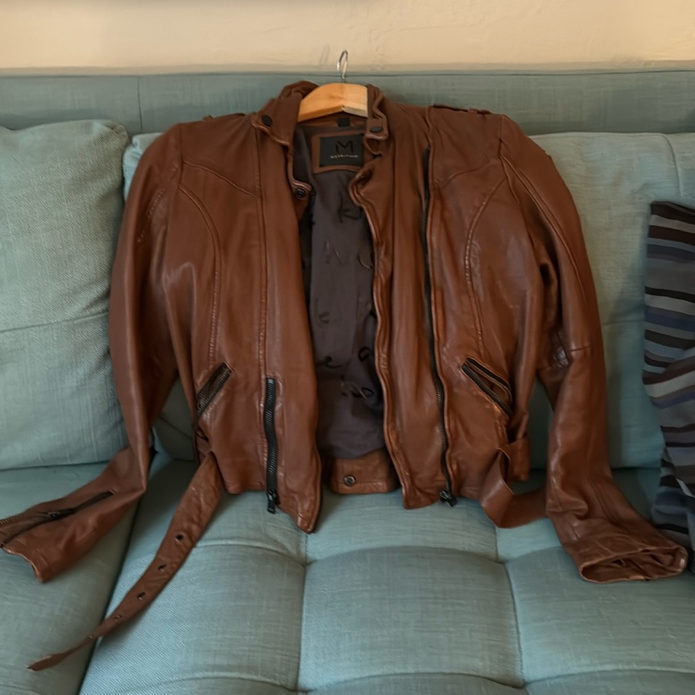 Practically New, Worn Just A Couple Of Times. Per… - image 1